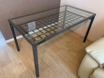 IKEA moderne tafel van glas en metaal beschikbaar voor biedingen
