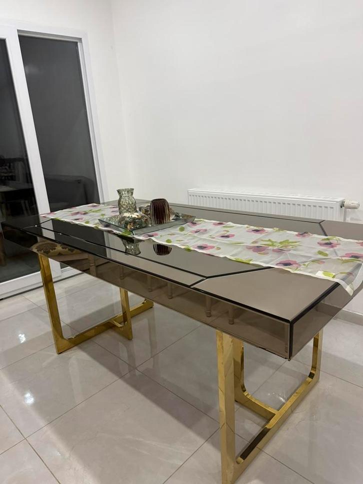 Table à manger en miroir + commode assortie, Huis en Inrichting, Tafels | Kaptafels, Zo goed als nieuw, Ophalen