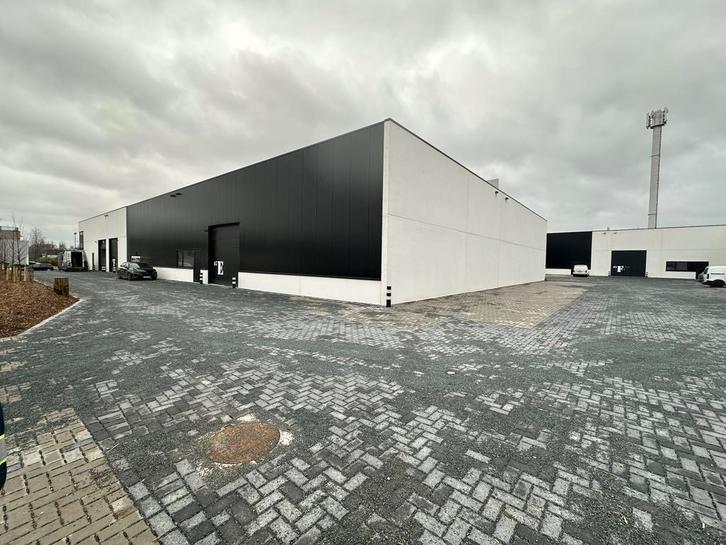 Huurcontract magazijn Wilrijk over te nemen / deel van unit, Zakelijke goederen, Bedrijfs Onroerend goed