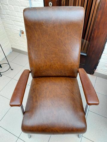 Retro zetel  beschikbaar voor biedingen