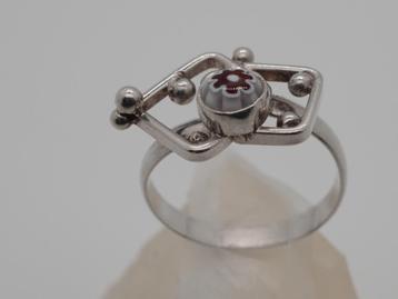 Handgemaakte ring met Murano-bloemen en zilver