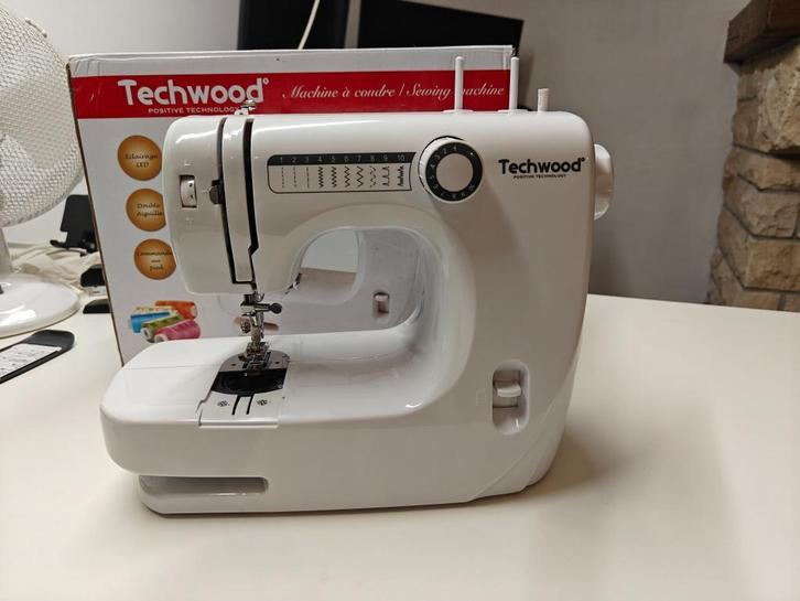 Techwood TMAC‑608 naaimachine - Zeer goede staat, Hobby en Vrije tijd, Naaimachines en Toebehoren, Gebruikt, Naaimachine, Overige merken