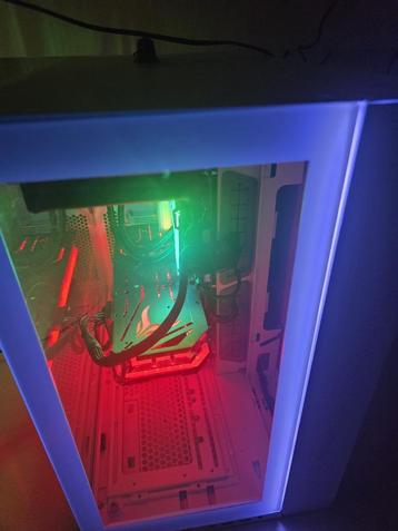 Gaming PC beschikbaar voor biedingen