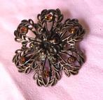 Broche vintage Fleur et strass, Bijoux, Sacs & Beauté, Broches, Enlèvement ou Envoi, Utilisé, Bronze, Avec strass