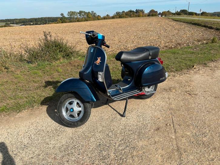 Vespa, Motoren, Motoren | Piaggio, Particulier, Scooter, 1 cilinder, Motorrijbewijs A, LED Verlichting, Ophalen