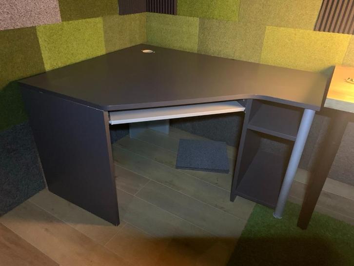 Grijs hoekbureau, Computers en Software, Laptoptafels, Gebruikt, In diepte verstelbaar, Ophalen of Verzenden
