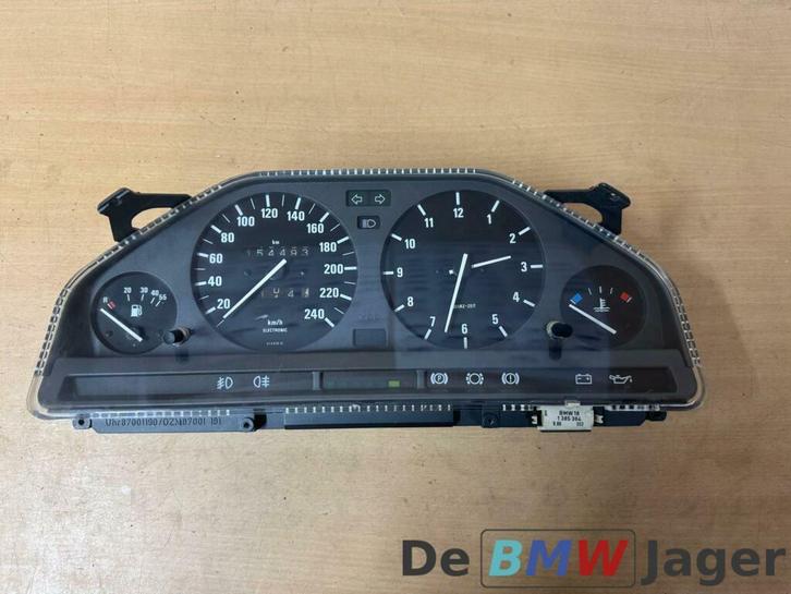Instrumentenpaneel BMW 3-serie E30 benzine 1381852, Auto-onderdelen, Dashboard en Schakelaars, BMW, Gebruikt, Ophalen of Verzenden