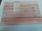 NIEUWE snij- en serveerplank. Massief  hout. 54x38x3,3cm., Enlèvement, Neuf, Rectangulaire, Bois