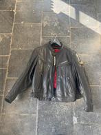 Lederen motovest, Ophalen
