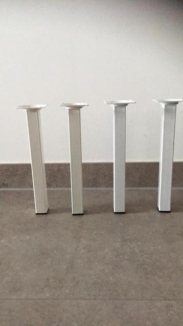 4 pieds de table neufs 25 cm métal blanc