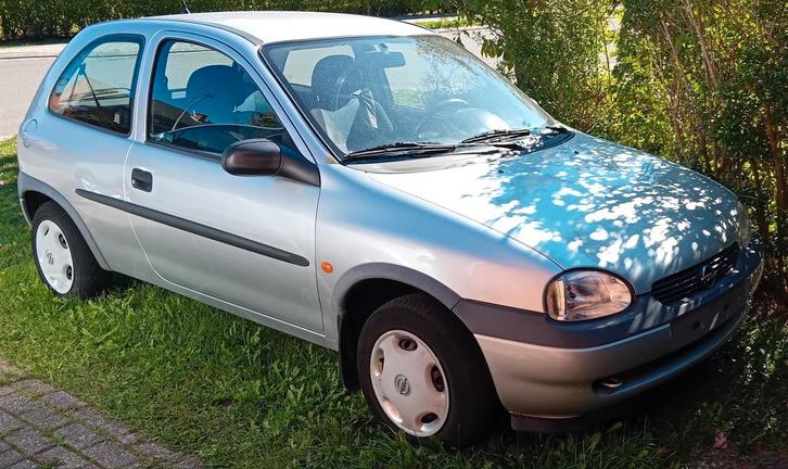 Opel corsa 1.2 bwj 2000. Eerst goed lezen!, Auto's, Opel, Particulier, Corsa, Benzine, Euro 2, 3 deurs, Zilver of Grijs, Ophalen