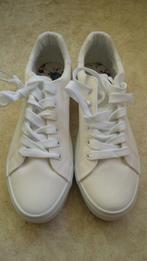 Sneakers maat 40 - NIEUW!, Kleding | Dames, Schoenen, Wit, Nieuw, Ophalen of Verzenden, Sneakers