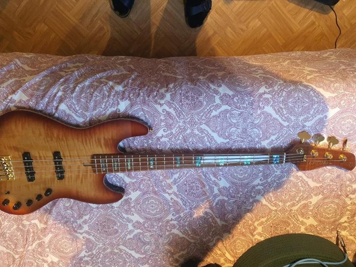 bas SIRE V10 4 snaren, Muziek en Instrumenten, Snaarinstrumenten | Gitaren | Bas, Nieuw, Elektrisch, Ophalen