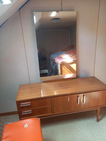 commode met spiegel, Ophalen, Gebruikt