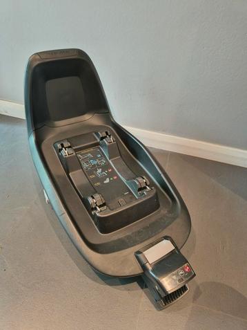 Maxi cosi familyfix one I-size. beschikbaar voor biedingen