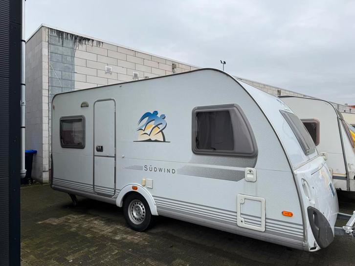 Knaus Sudwind 450 FU 2007 met schade, Caravans en Kamperen, Kampeeraccessoires, Gebruikt, Ophalen