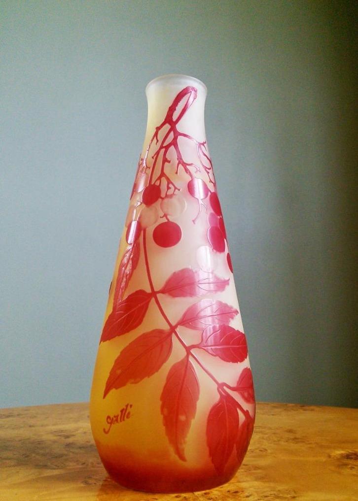 Gallé cameo art nouveau vaas - decor met bessen, Antiek en Kunst, Antiek | Vazen, Ophalen of Verzenden