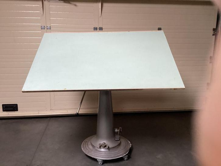 Tekentafel Nike Eskaltuna hydraulishe verstelaar 150/100m, Doe-het-zelf en Bouw, Tekentafels, Gebruikt, 130 tot 150 cm, Ophalen