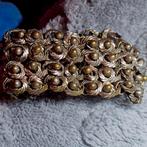 Bracelet esclave très travailler, et très joli. Il est en, Bijoux, Sacs & Beauté, Enlèvement ou Envoi, Comme neuf, Avec perle