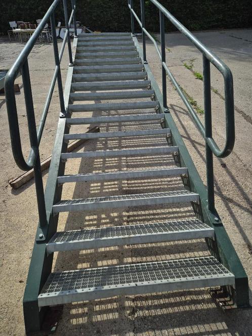 Stalen trap, Doe-het-zelf en Bouw, Ladders en Trappen, Gebruikt, Trap, 2 tot 4 meter, Ophalen