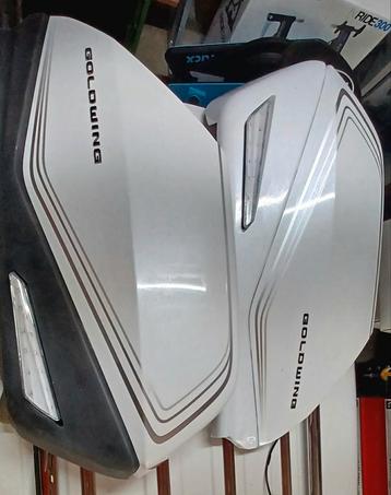 Zijkofferdeksel Goldwing 1800 -  2020 beschikbaar voor biedingen