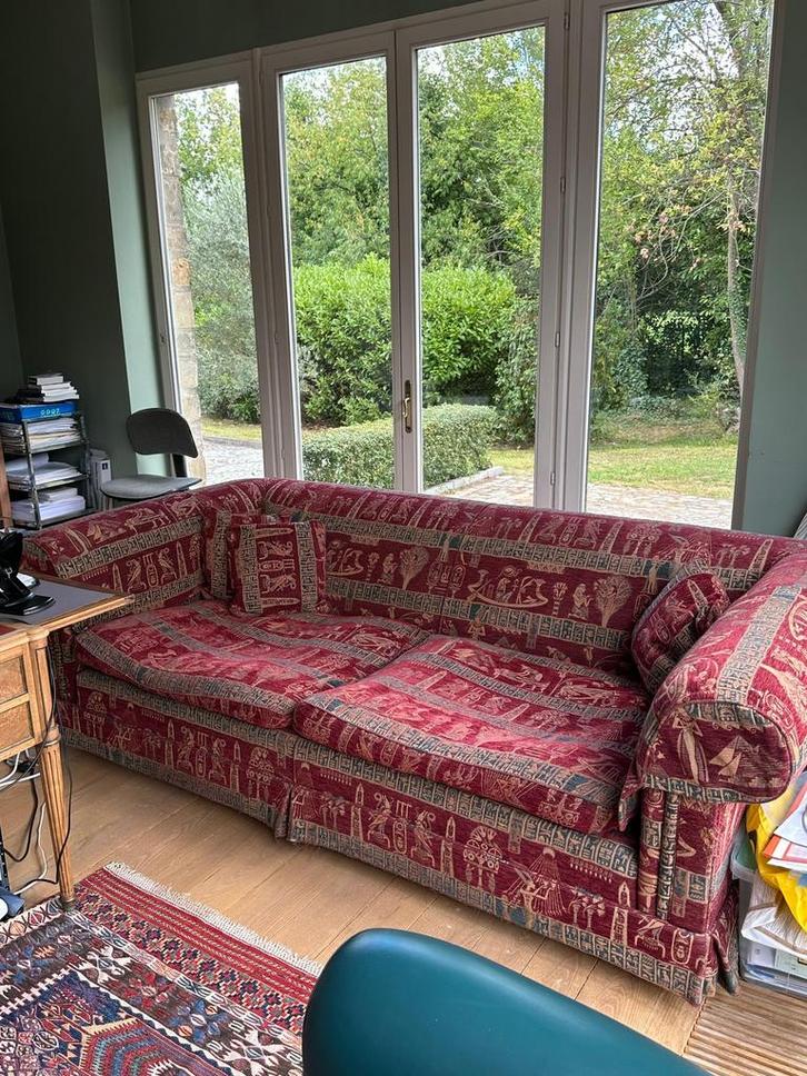 Canapé 4 places – Grand confort – velour motifs égyptiens, Huis en Inrichting, Zetels | Zetels en Chaises Longues, Gebruikt, Vierpersoons of meer