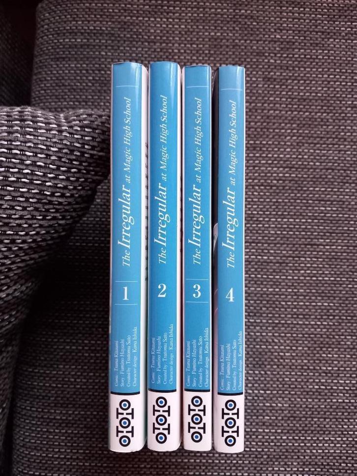 Manga "The Irregular at Magic High School" tomes 1 à 4, Boeken, Strips | Comics, Zo goed als nieuw, Complete serie of reeks, Europa