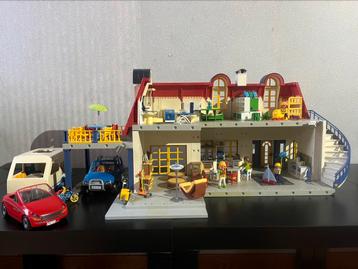Playmobil woonhuis met 2 auto’s en caravan, Kinderen en Baby's, Speelgoed | Playmobil, Ophalen, Gebruikt, Complete set