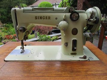 Retro naaimachine SINGER beschikbaar voor biedingen
