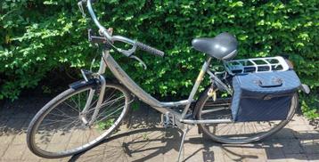 Fietsen met opknapwerk beschikbaar voor biedingen