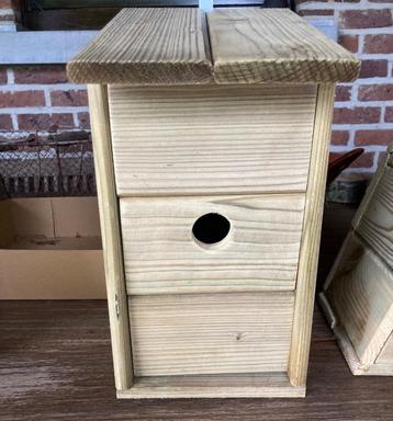 Vogelnestkastje beschikbaar voor biedingen