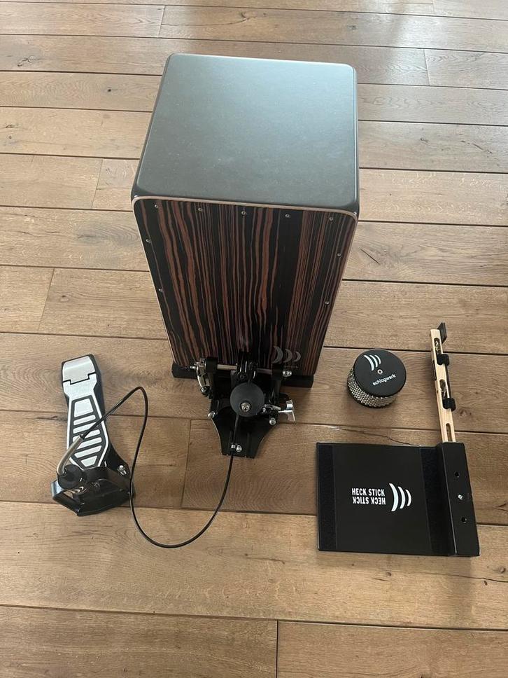 Cajon - NIEUW - met heel wat accessoires, Muziek en Instrumenten, Percussie, Zo goed als nieuw, Ophalen