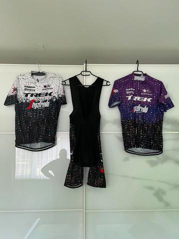 Wieler kleding setje beschikbaar voor biedingen