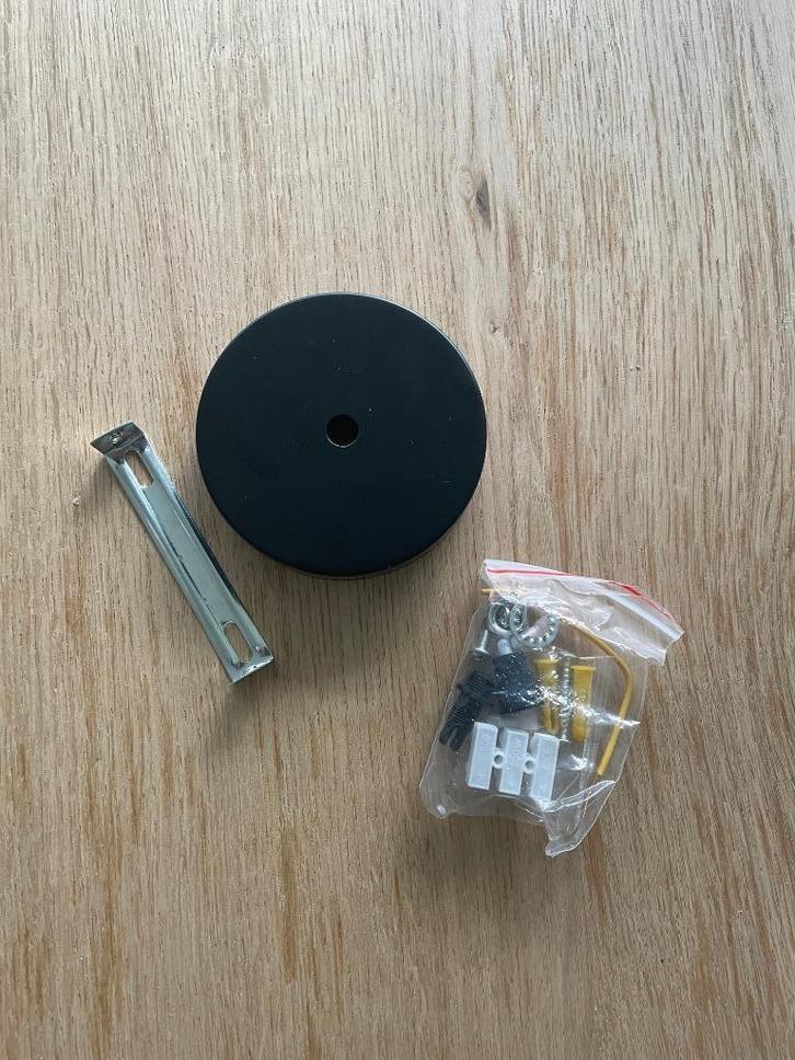 NIEUW - Plafondkap voor 1 lamp (5 stuks beschikbaar), Huis en Inrichting, Lampen | Hanglampen, Nieuw, Minder dan 50 cm, Metaal