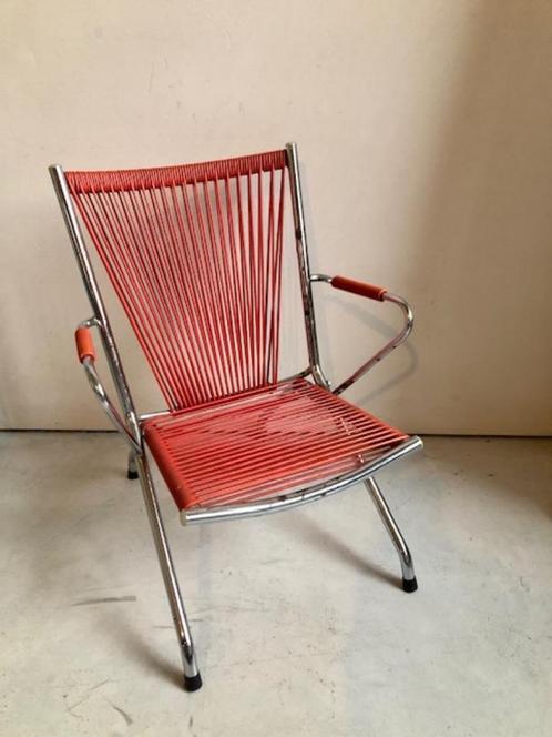 Vintage rood en chromen opvouwbare scoubidou fauteuil voor k, Kinderen en Baby's, Kinderstoelen, Gebruikt, Inklapstoel, Ophalen