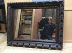 Uitgestoken spiegel in hout helemaal door stoken, Antiek en Kunst, Antiek | Spiegels, Ophalen of Verzenden
