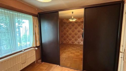 Garde robe 3 portes coulissantes avec miroir  A réparer, Huis en Inrichting, Kasten | Kleerkasten, Ophalen