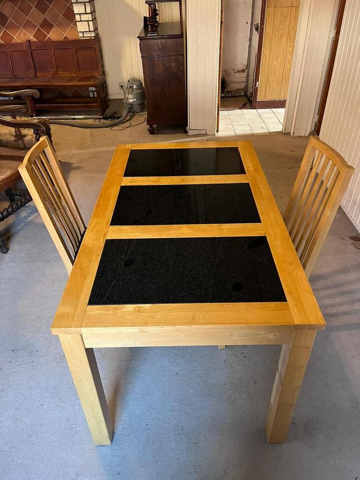 Te koop: eettafel met 2 stoelen, Huis en Inrichting, Complete eetkamers, Zo goed als nieuw, Ophalen