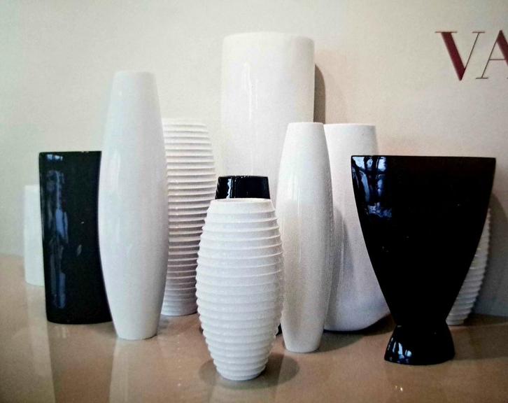Nieuwe vazen voor binnen! Stop verkoop. 84cm tot 1m50!!!, Huis en Inrichting, Woonaccessoires | Vazen, Wit, Ophalen