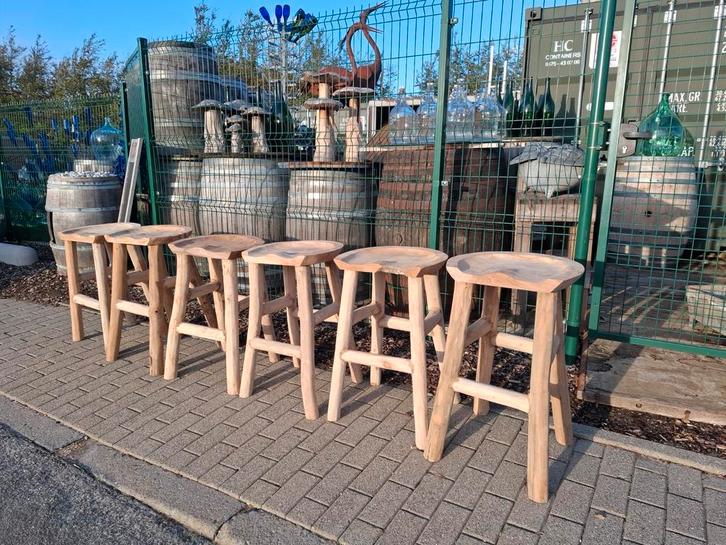 Enig zittend model barkruk in echte teak! TOPMODEL, Huis en Inrichting, Barkrukken, Ophalen