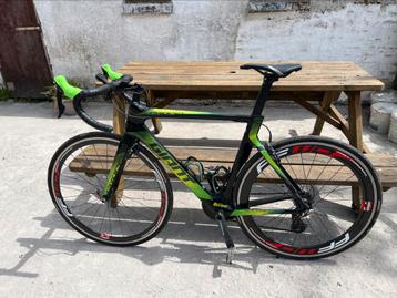 Full Carbon Aero Racefiets beschikbaar voor biedingen