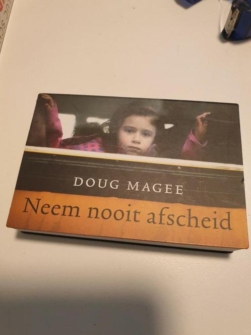 Doug Magee - Neem nooit afscheid DWARSLIGGER  196, Boeken, Thrillers, Zo goed als nieuw, Nederland, Ophalen of Verzenden