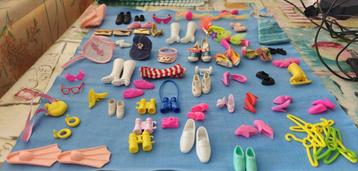 Barby pop accessoires schoenen petjes enz beschikbaar voor biedingen