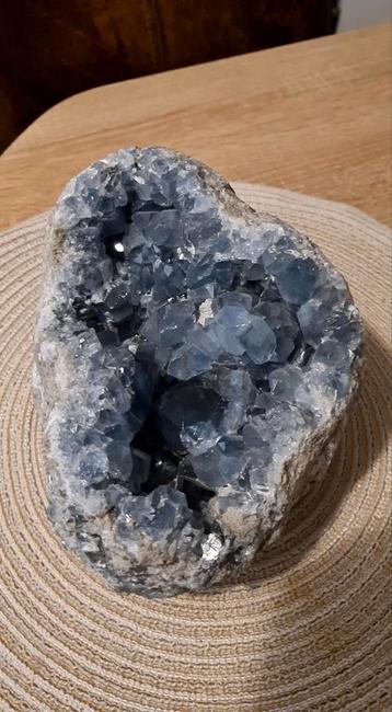 zware natuurlijke ruwe cluster geode Celestien 5275 gram beschikbaar voor biedingen