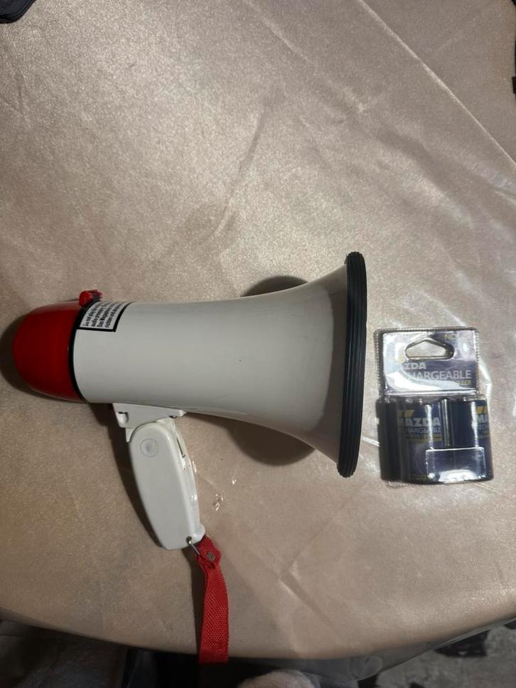 Mégaphone portable avec piles rechargeables – Fonctionnel, Auto diversen, Autospeakers, Zo goed als nieuw, Ophalen of Verzenden