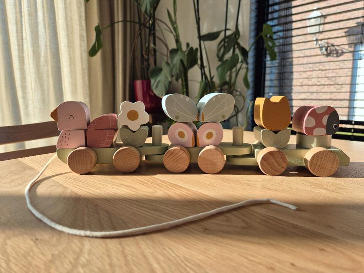 Little Dutch Houten Trein Flowers & Butterflies, Kinderen en Baby's, Speelgoed | Houten speelgoed, Zo goed als nieuw, Duw- of Trekspeelgoed