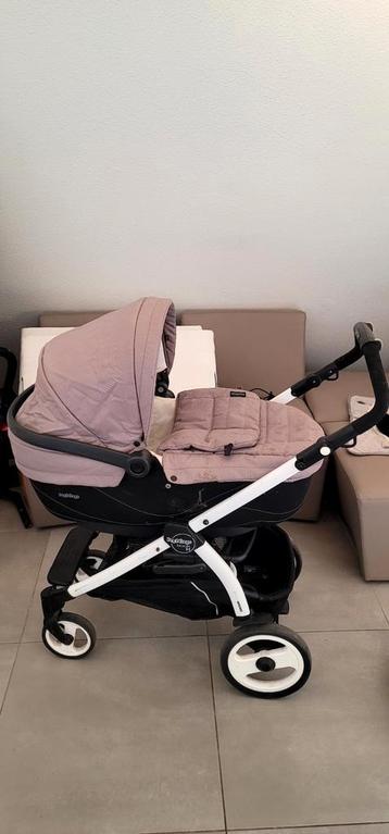 Poussette pour bébé, avec deux pièces disponible aux enchères