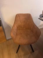 4 cognackleurige stoelen – suède-look & zwarte poten, Ophalen, Gebruikt, Bruin, Metaal