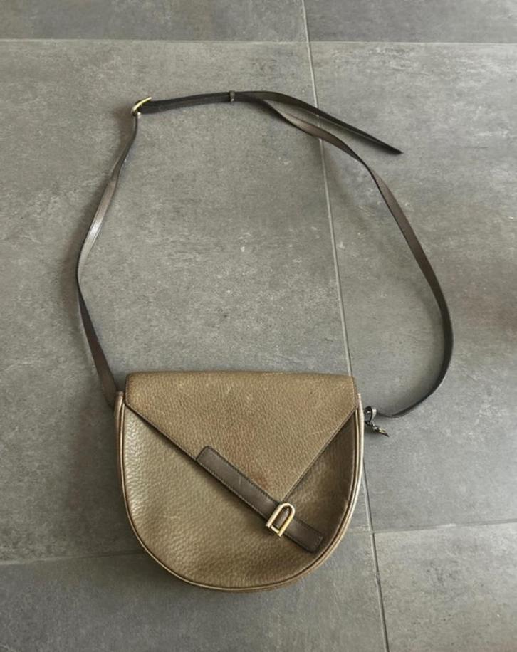 Delvaux Vintage Taupe crossbody, Handtassen en Accessoires, Tassen | Damestassen, Gebruikt, Handtas, Overige kleuren, Ophalen of Verzenden
