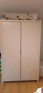 Kinderkamer: kast, bed en commode. In goede staat. Zie foto., Ophalen, Gebruikt